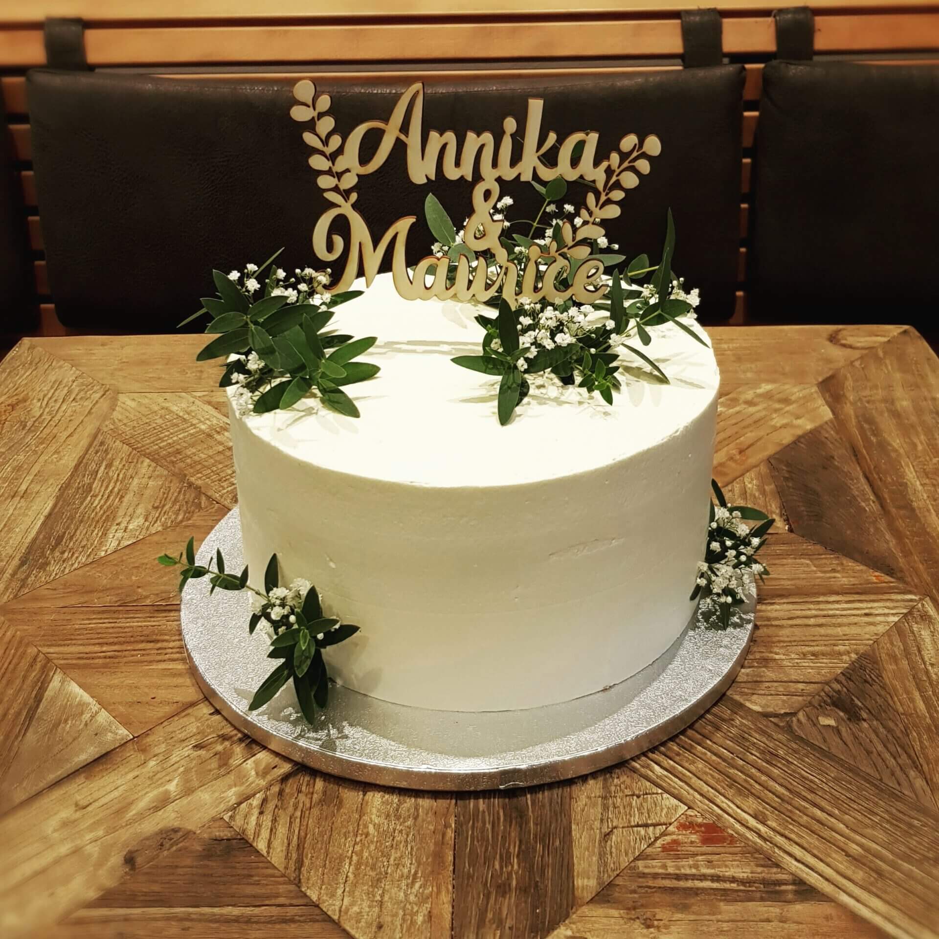 Semi-Naked mit Blumen grün weiß